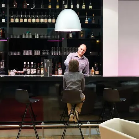 מלון Mercure Centre 4*