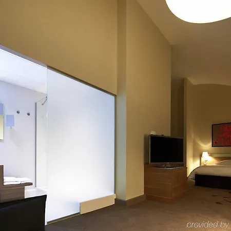 Mercure Centre מלון 4*