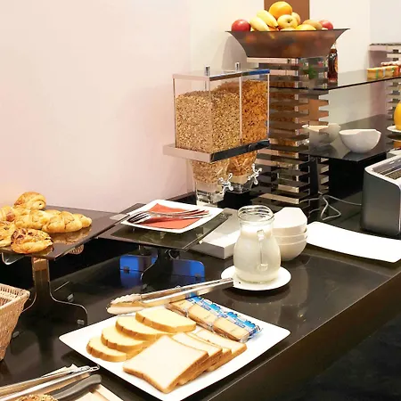 Mercure Centre מלון