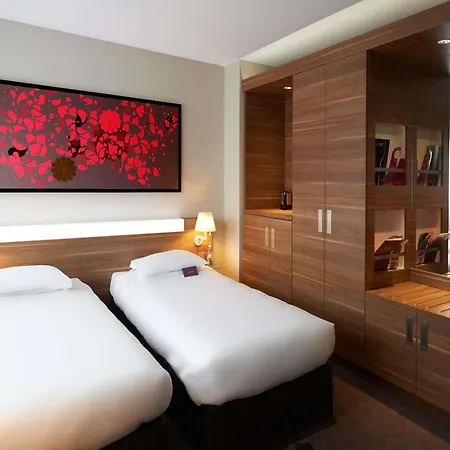 Mercure Centre Hotell 4*