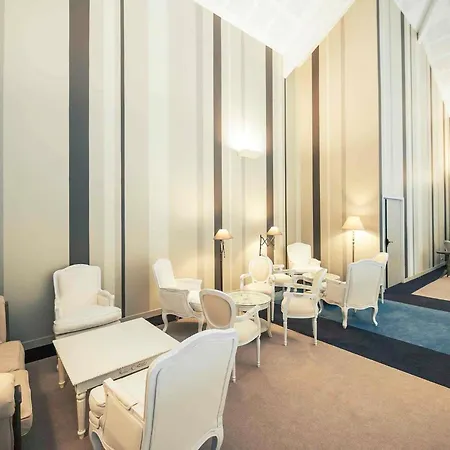 Mercure Centre Hotel 4*