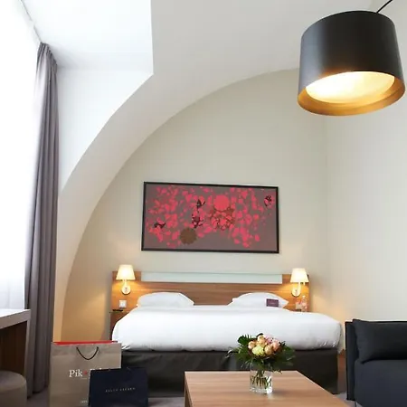 Mercure Centre מלון 4*