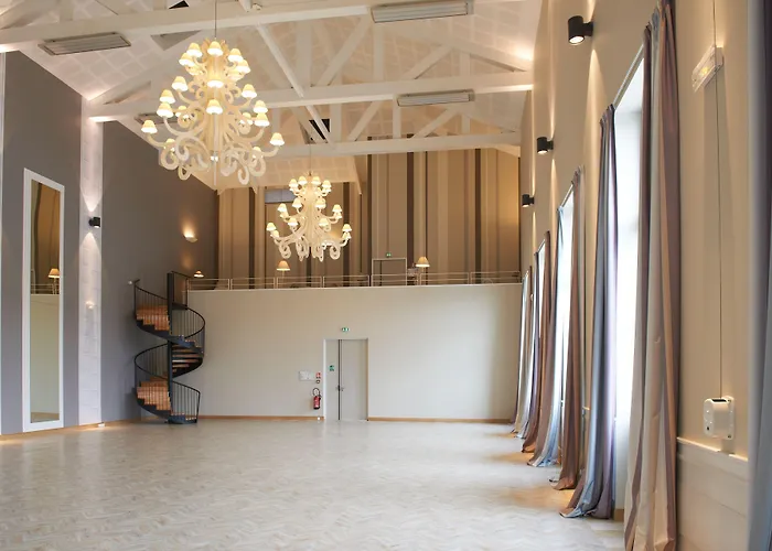 绍莱美居中心酒店